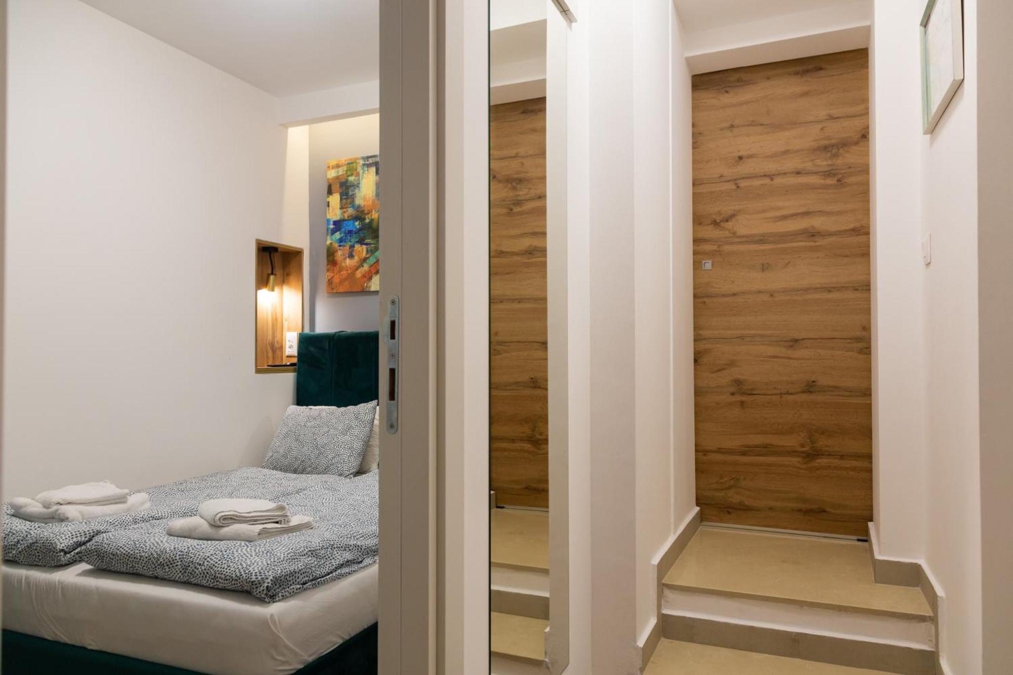 Apartment Grand Suite Belgrad Oda fotoğraf